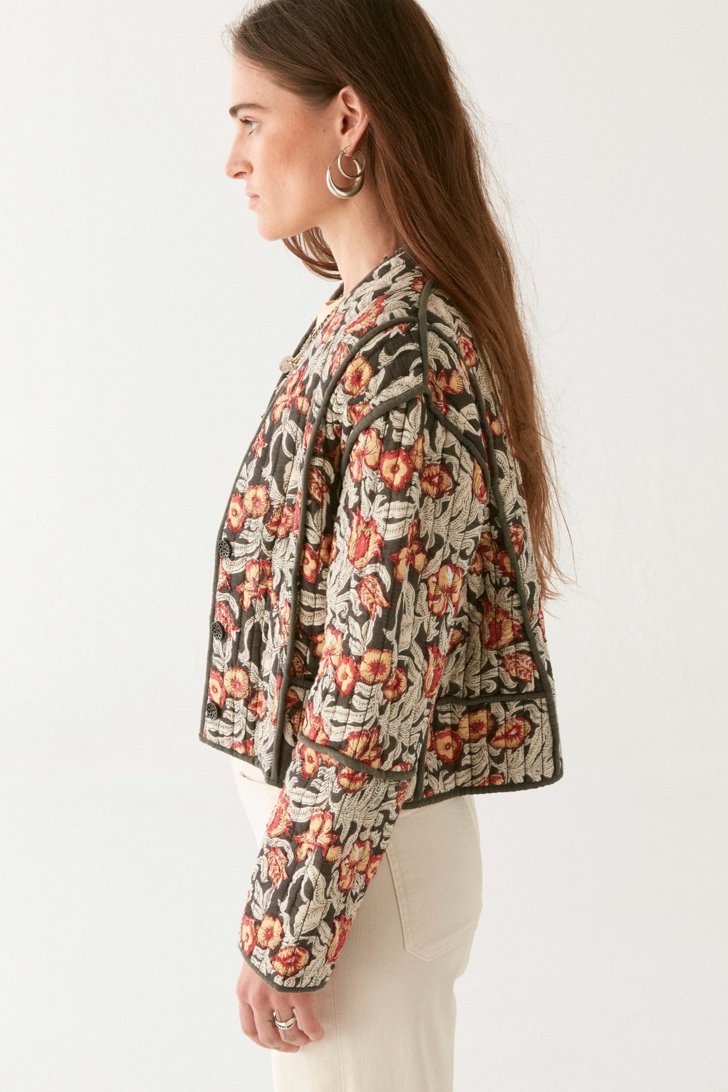 Chaqueta flores rojas