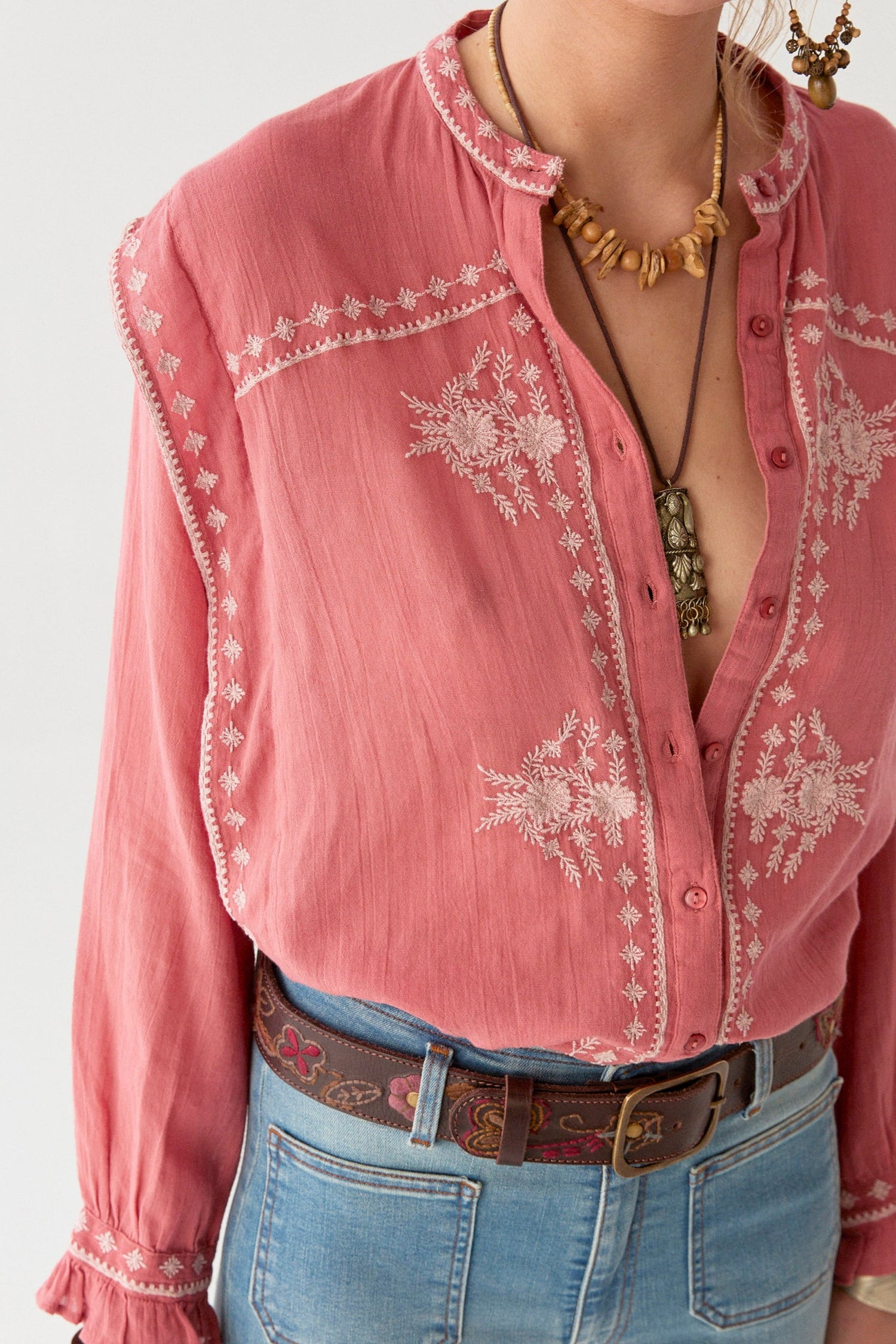 Blusas y camisas