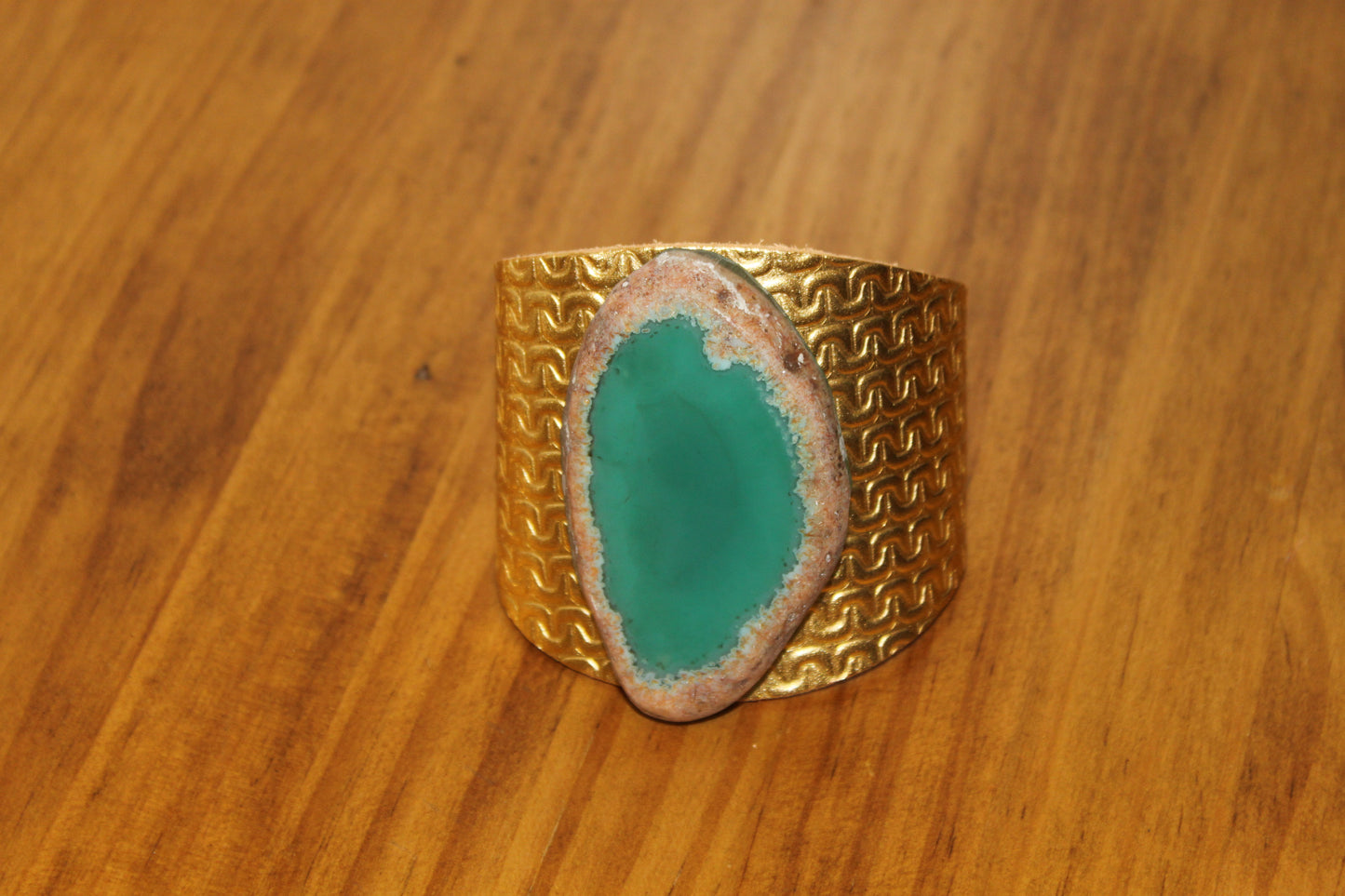 Brazalete cadena dorada - ágata verde
