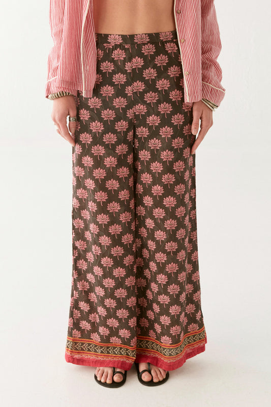 Pantalón flor de loto